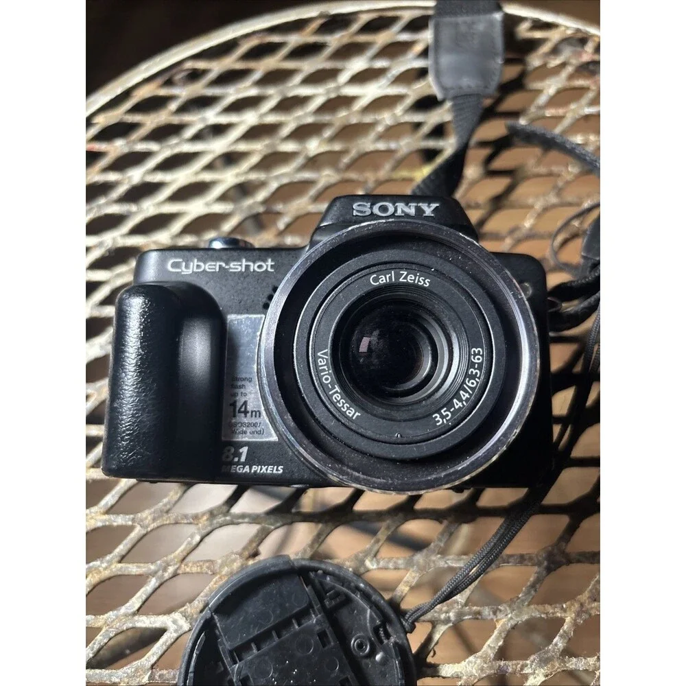 Sony Cyber-shot DSC-H3 8.1MP Digital Camera - Black Battery No Charger